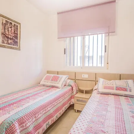 2 Bedroom Lovely In La Torre De La Sal *
